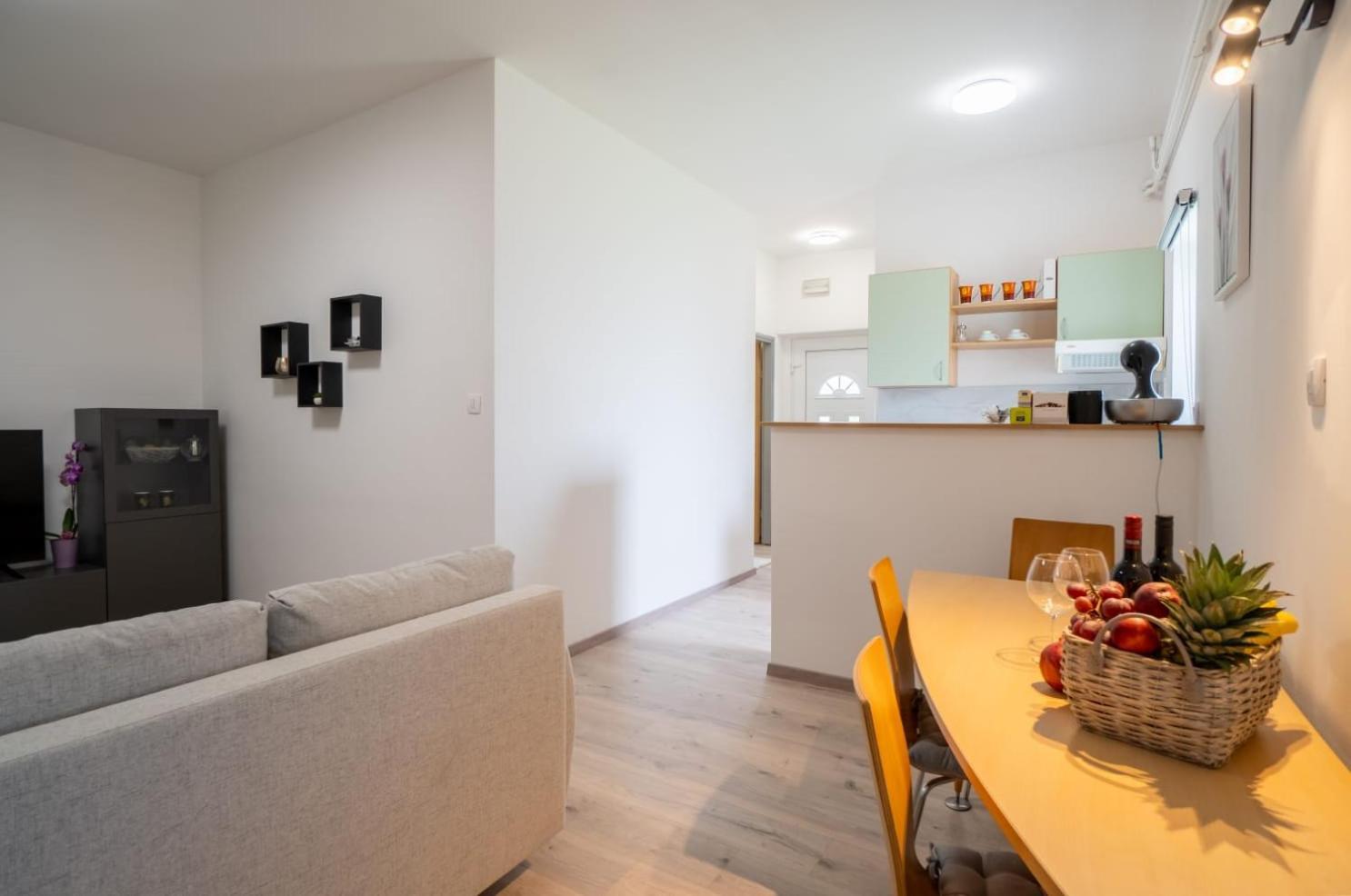 Apartman Mihovil Gospić Extérieur photo